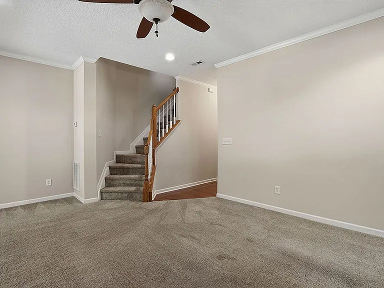 101 Fanwood Ct — Photo 6