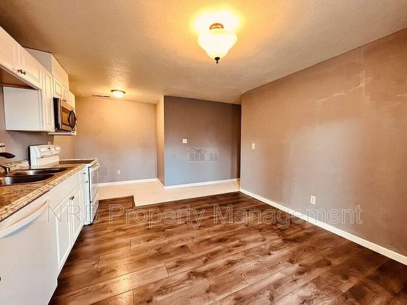 5th image of 4215 N Vassault St #B