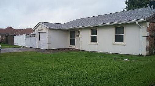 1st image of 420 Bannerwood Dr