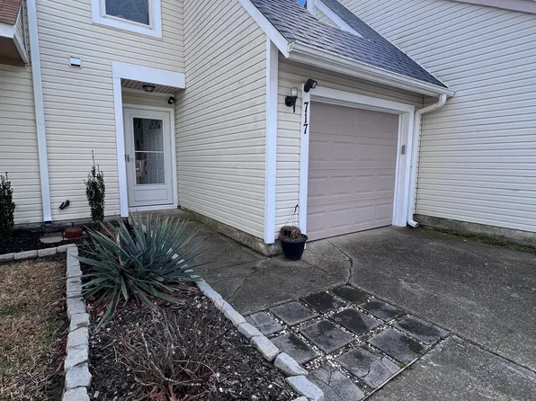 717 Hecate Dr, Virginia Beach, VA 23454