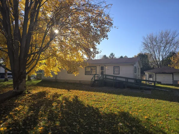 6862 NE Suburban Dr, Michigan City, IN 46360