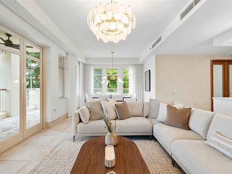 500 Plantation Village Dr #3-208 — Photo 6