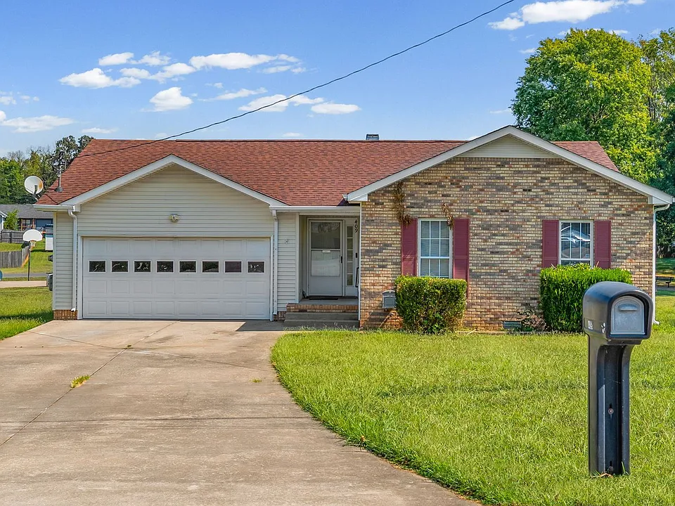 409 Sandburg Dr