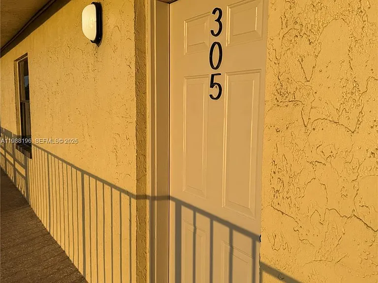 9355 SW 8th St #305 — Photo 10