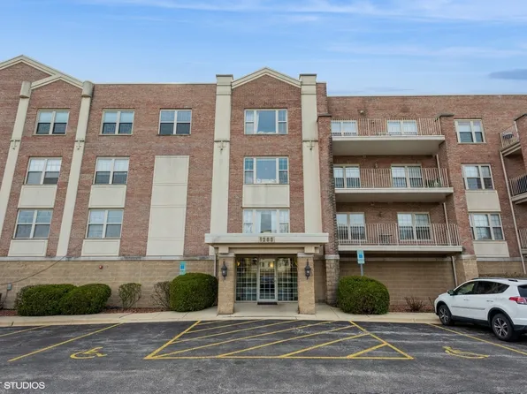 1200 S Prospect Ave Unit 103, Elmhurst, IL 60126