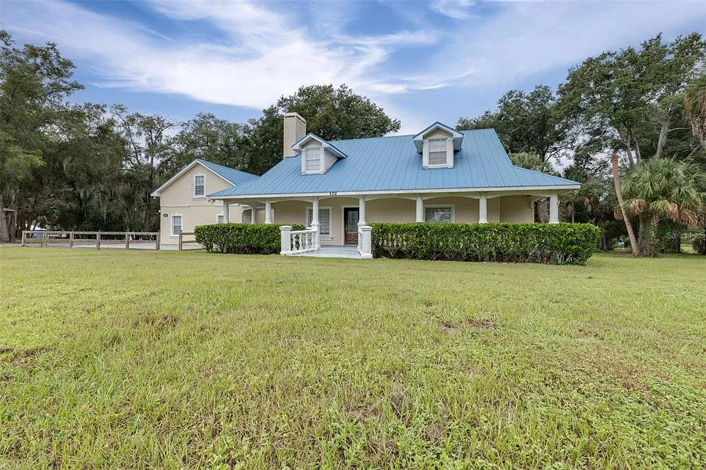 4 bed, 4.5 bath, 2978 sqft, $3,900 — Photo 2
