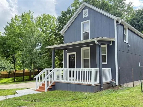 1912 Cleveland Ter, Leavenworth, KS 66048