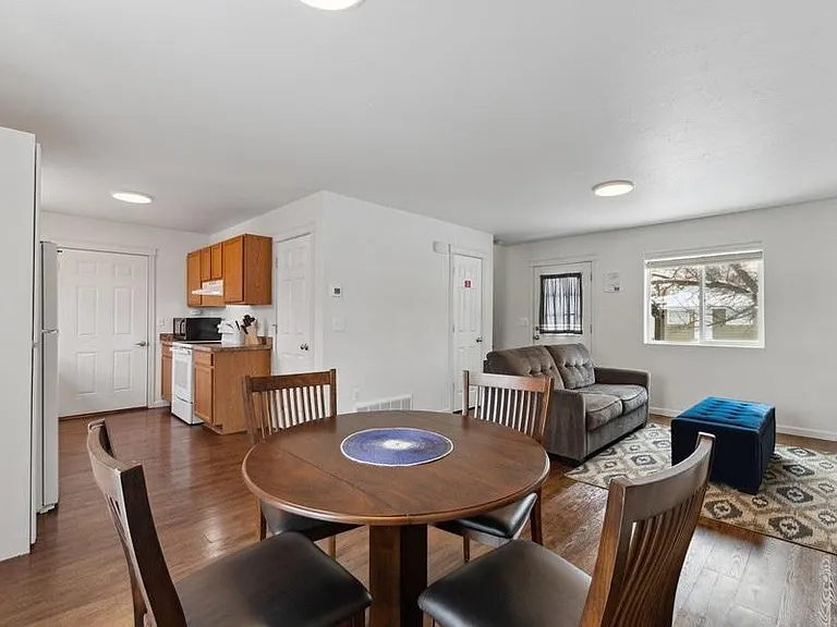 815 3rd St W — Photo 14
