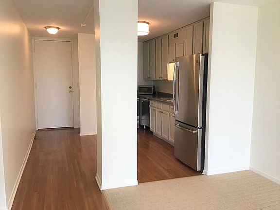 4th image of 1660 N Lasalle St #2410