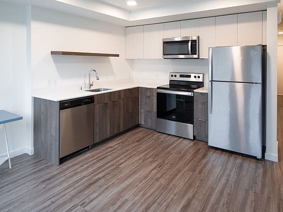 5th image of 4453 Stone Way N #207