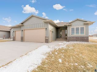 8913 W Dalton St, Sioux Falls, SD 57106