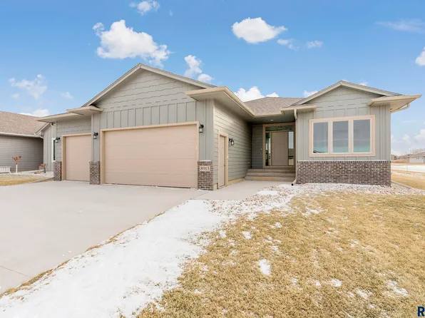 8913 W Dalton St, Sioux Falls, SD 57106