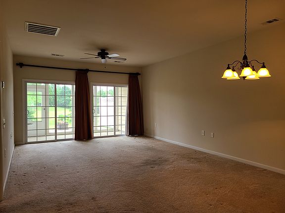 5th image of 161 Old Towne Dr