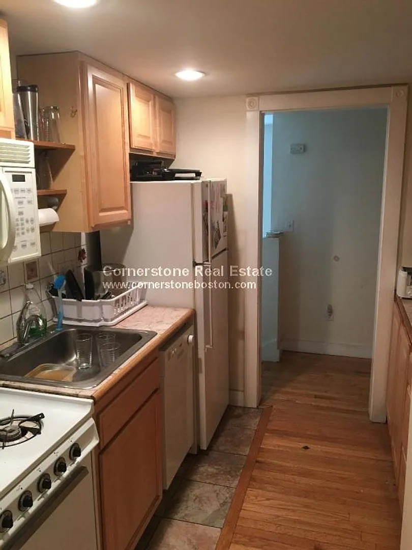 Nice 2 bed in South End — Photo 1