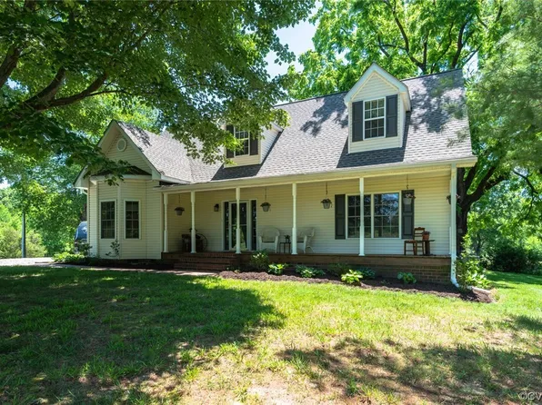 34 Cedar Springs Rd, Cartersville, VA 23027