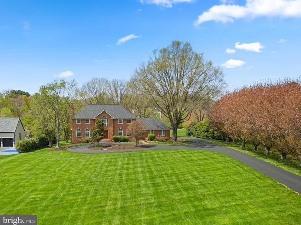 996 Springvale Rd, Great Falls, VA 22066