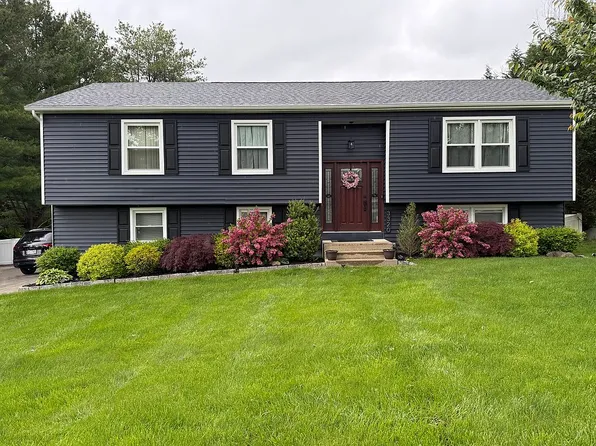 3320 Chelsey St, Mohegan Lake, NY 10547