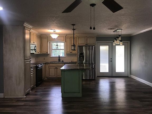 3rd image of 8320 Laurie Ln