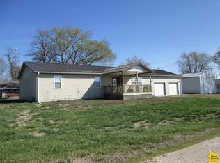 108 W Vine St, Green Ridge, MO 65332