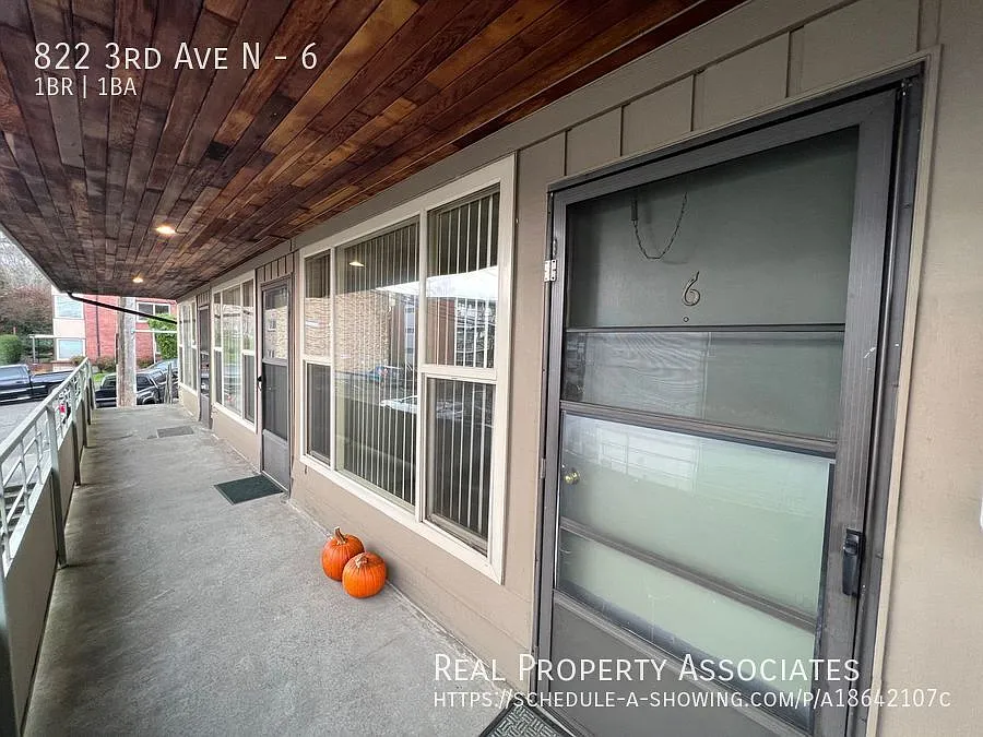 Building Photo - 822 3rd Ave N #6