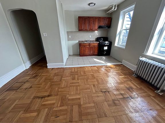 2nd image of 196 Roseville Ave #39A