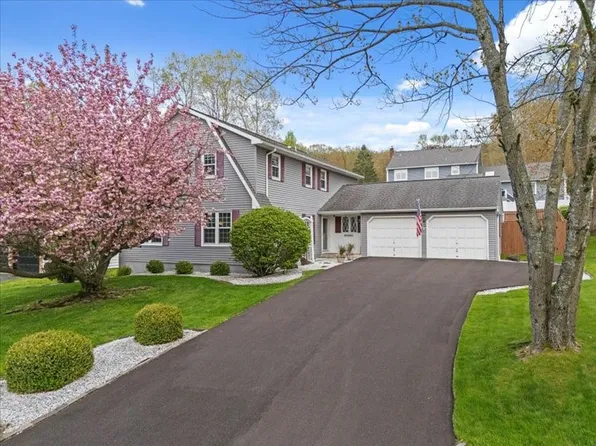 2508 Bayberry Ln, Vestal, NY 13850