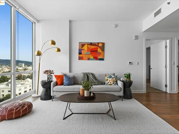 222 Broadway St APT 1212, Oakland, CA 94607