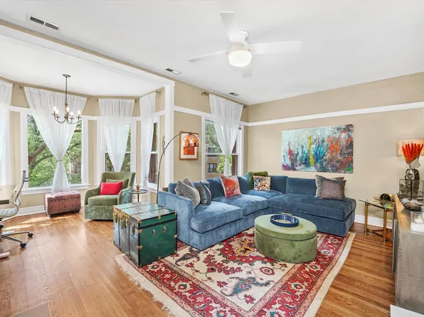 716 W Barry Ave APT 3, Chicago, IL 60657