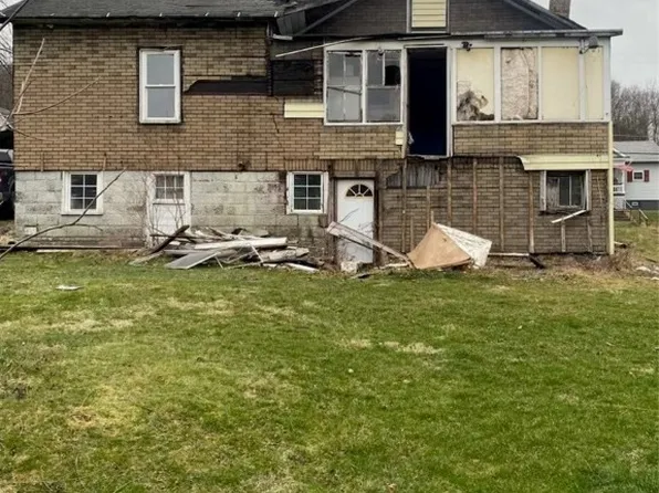 247 Main St, Bruin, PA 16022