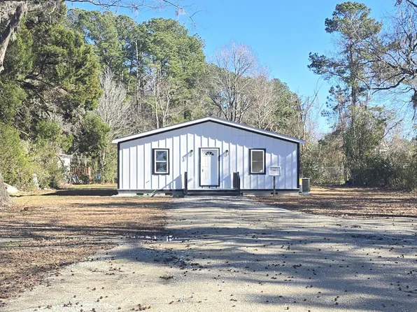 107 Dennis Dr, Goose Creek, SC 29445