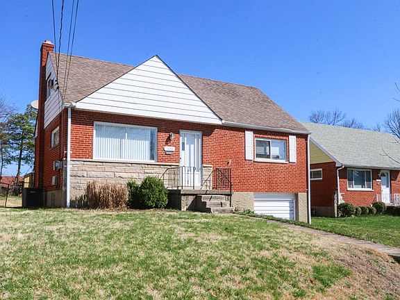 2nd image of 1490 Balfour Ln