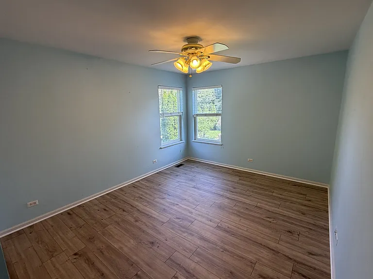 575 Capital Ln — Photo 21