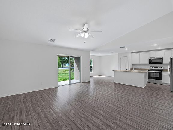 7th image of this home