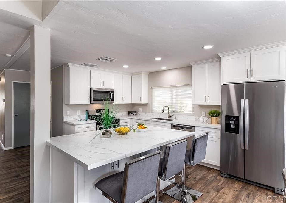 1st image of 2250 N Broadway N #79