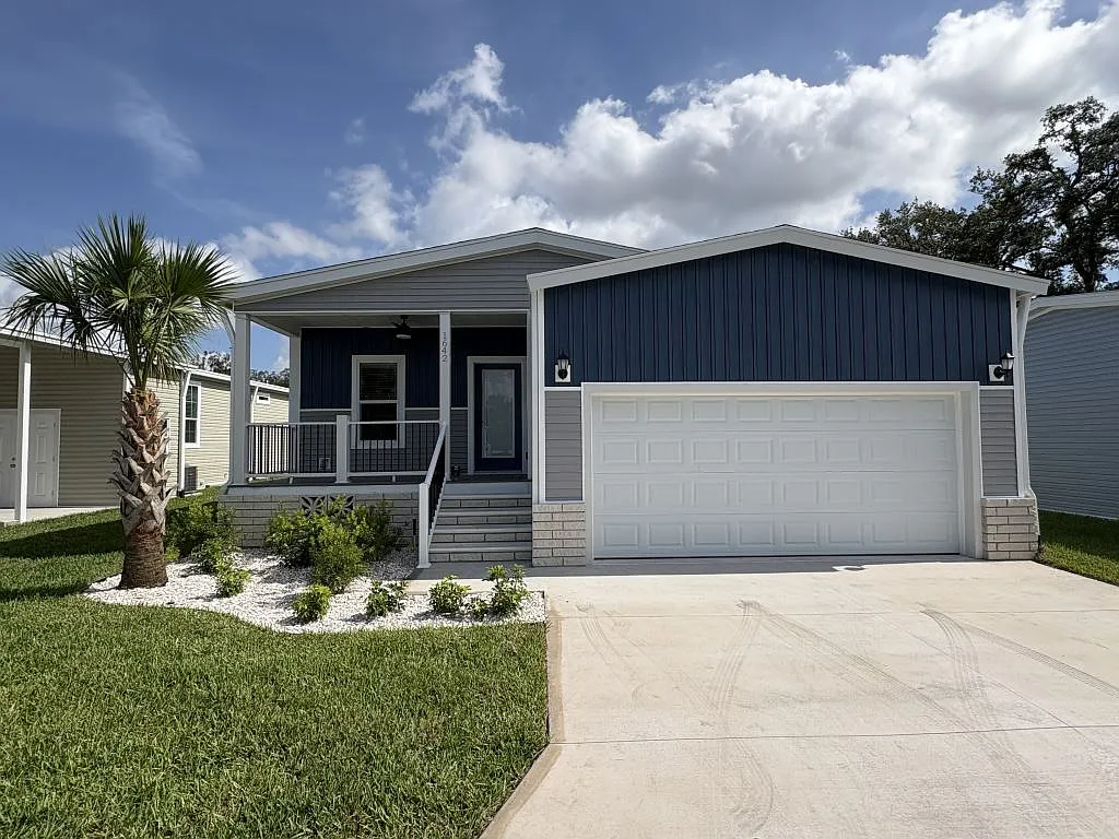 2 bed, 2.0 bath, 1575 sqft, $1,699 — Photo 1