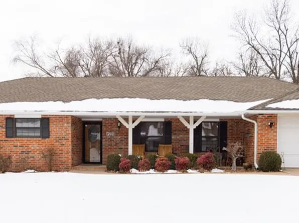 2208 El Camino St, Ponca City, OK 74604