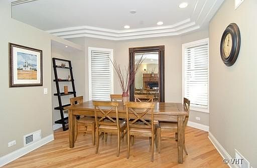 3rd image of 1845 W Cornelia Ave