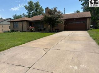 41 29th Pkwy, Hutchinson, KS 67502