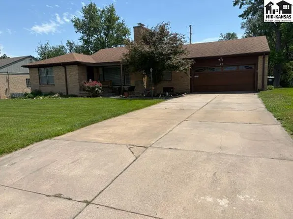 41 29th Pkwy, Hutchinson, KS 67502