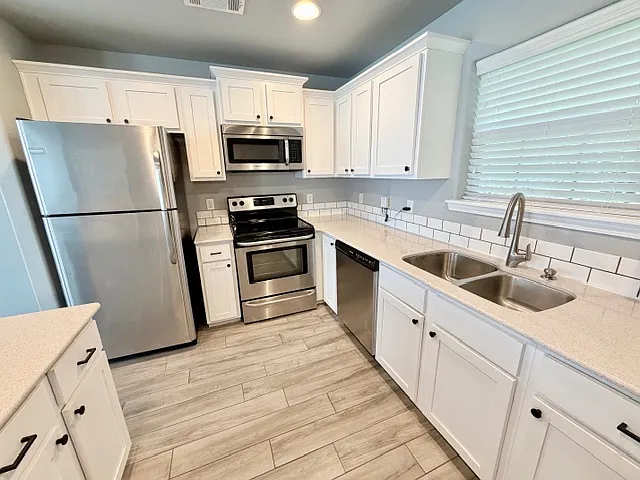 287 S Breakwater Ln — Photo 6