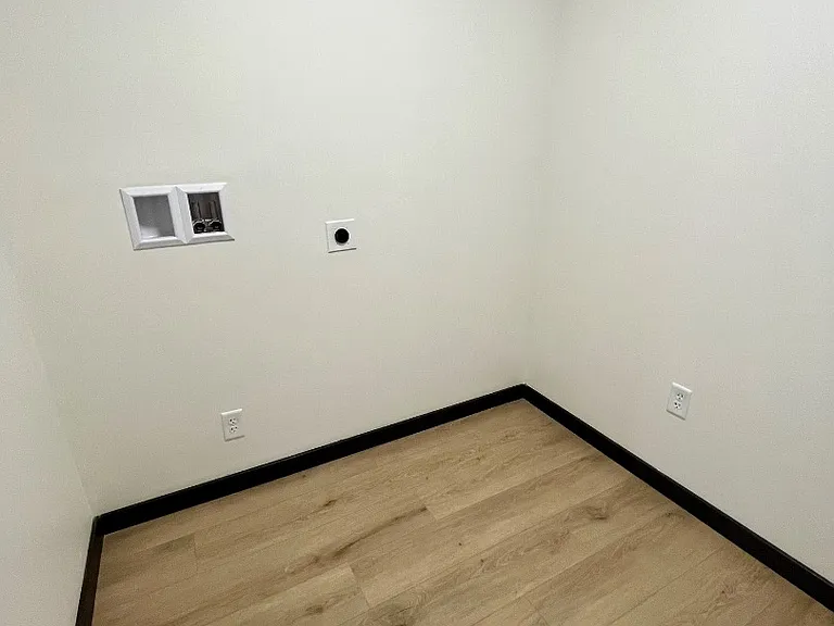 Unit Photo