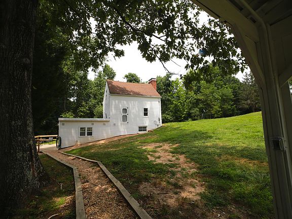 4th image of 70 Westebbe Ln