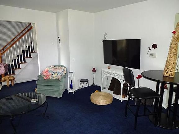 5th image of 3528 N Rockton Ave