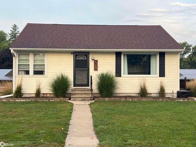 410 Sunset Dr, Brooklyn, IA, 52211
