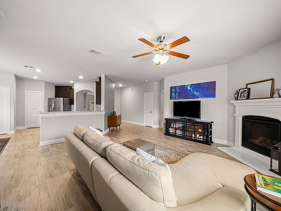 4th image of 3905 Blessington Dr
