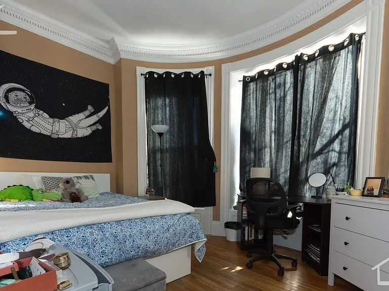 8 Bay State Rd #1A — Photo 3