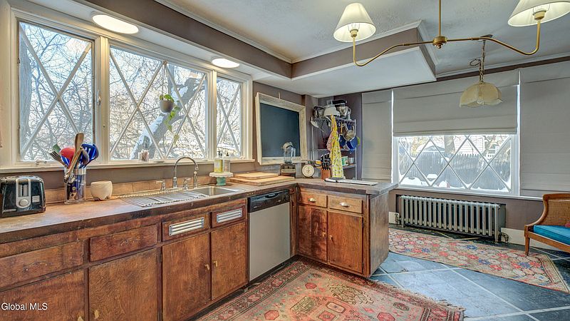 4th image of 375 W Main Street