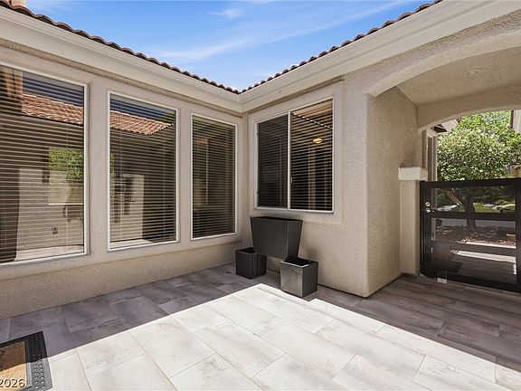 4th image of 2204 Scarlet Rose Dr