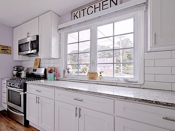 3rd image of 25 Katherine Pl