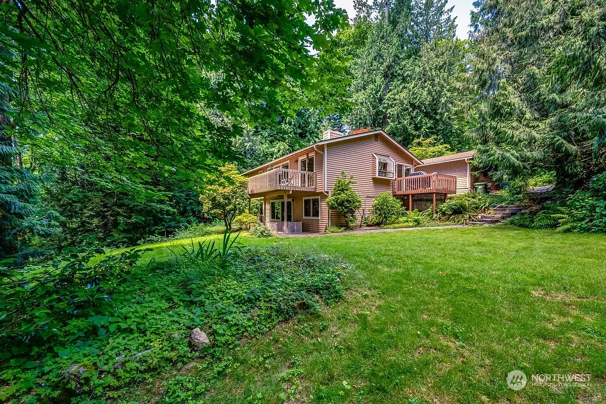 24807 SE Mirrormont Place photo 1